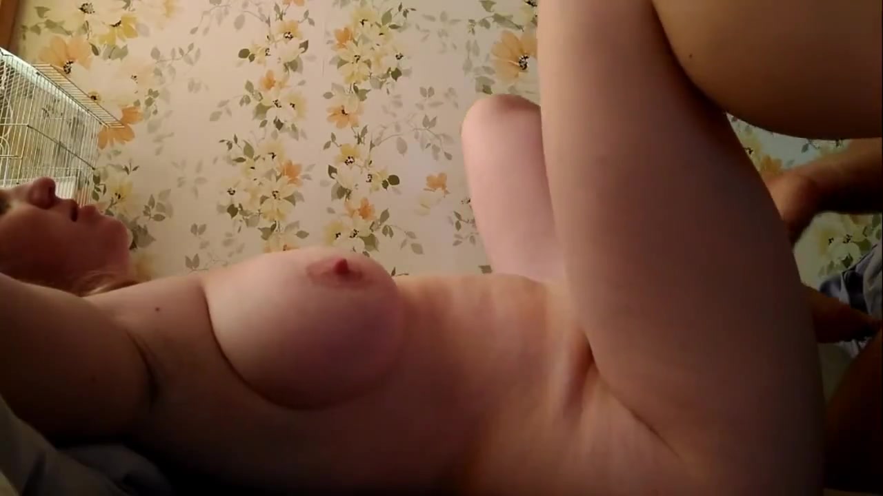 Любительское видео домашнего секса с жопастой блондинкой