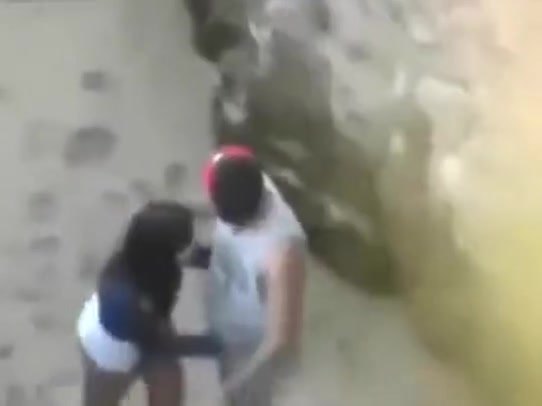 Пляжный секс 19-летней тёлки с её бойфрендом, снятый спрятанной камерой